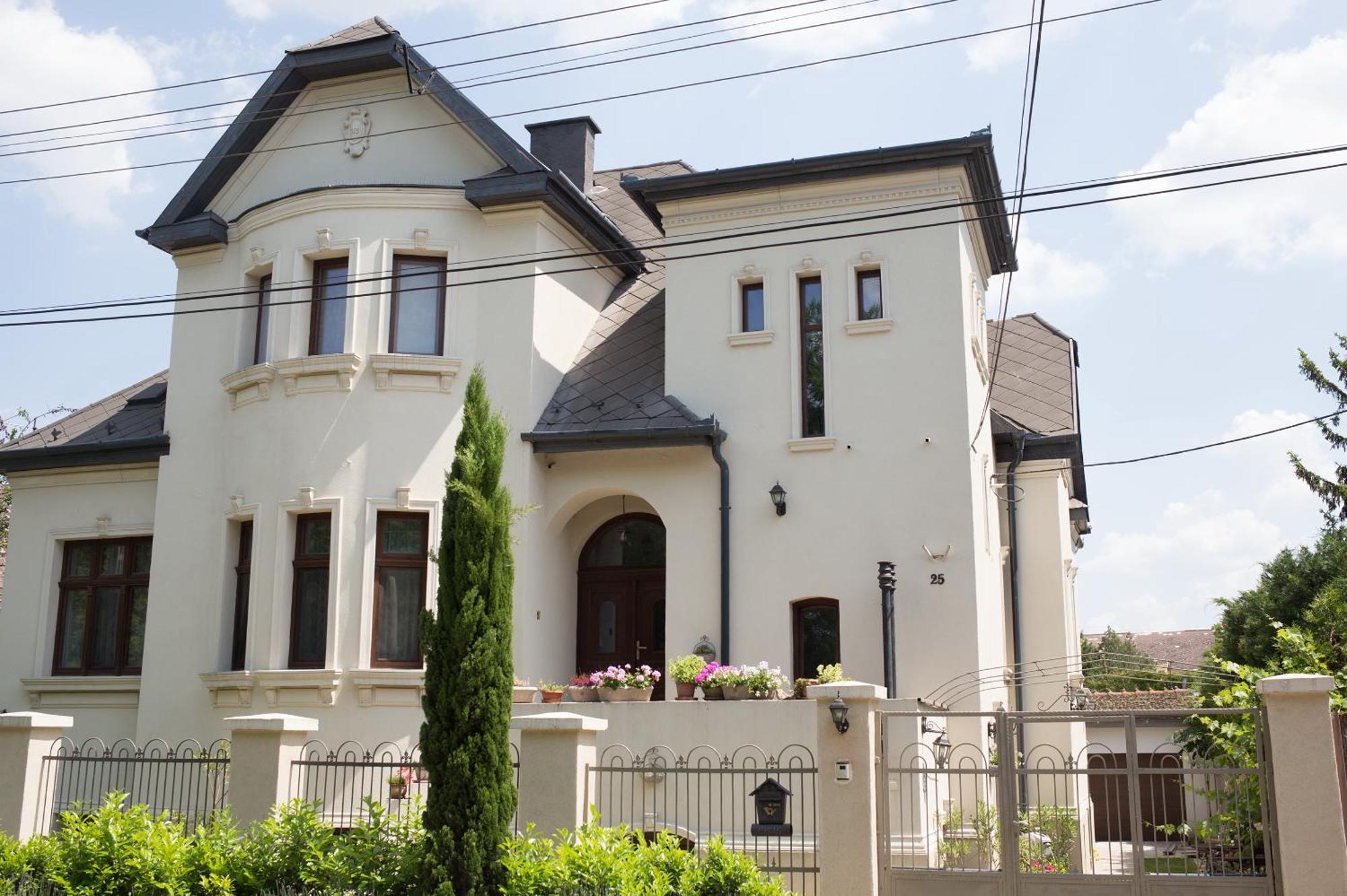 Kuria Apartman With Private Jacuzzi And Pool Budapest Esterno foto