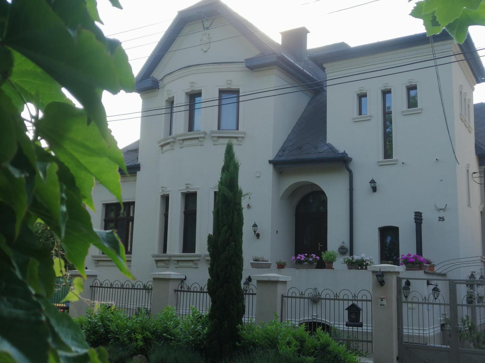 Kuria Apartman With Private Jacuzzi And Pool Budapest Esterno foto