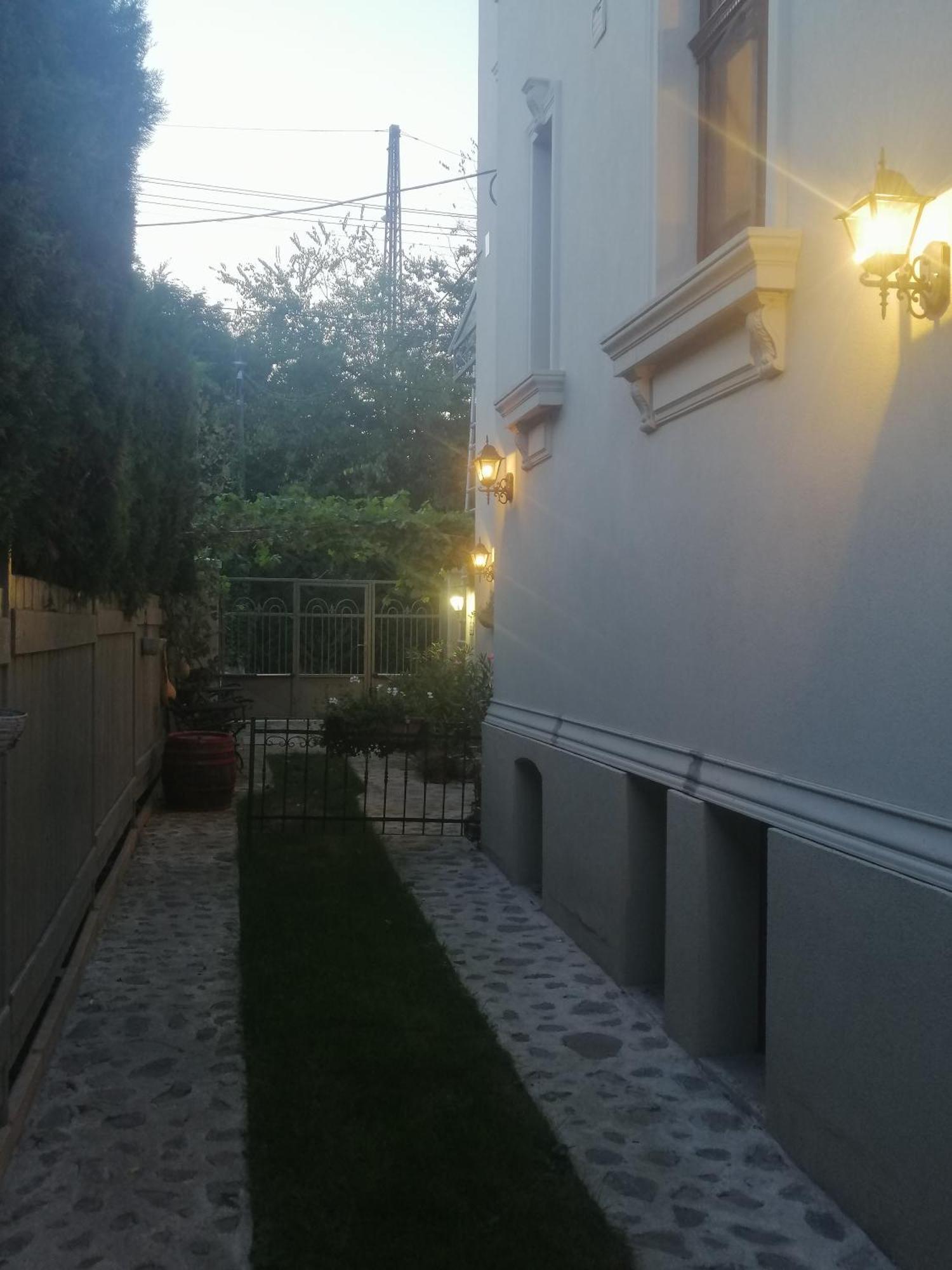 Kuria Apartman With Private Jacuzzi And Pool Budapest Esterno foto