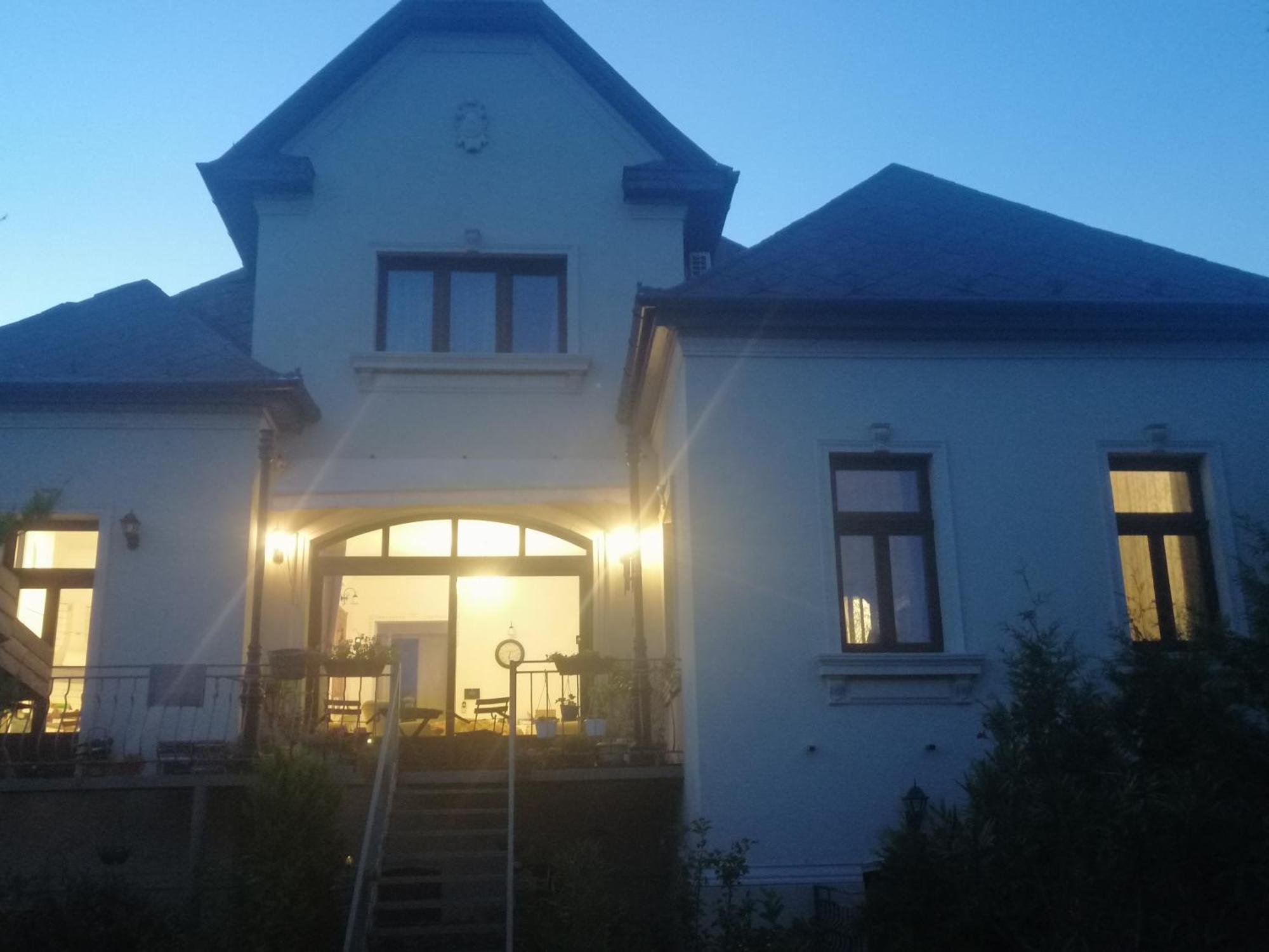 Kuria Apartman With Private Jacuzzi And Pool Budapest Esterno foto
