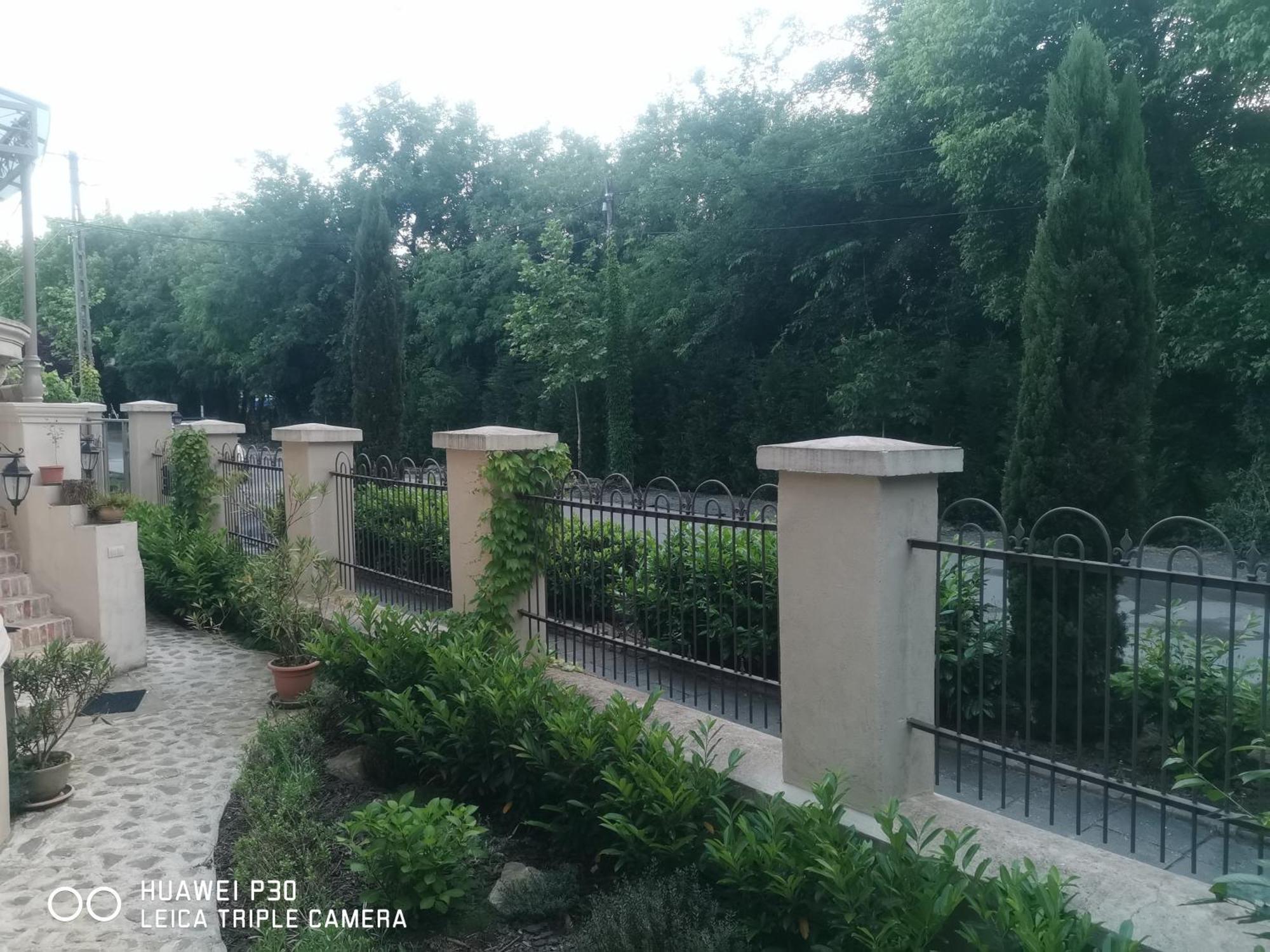 Kuria Apartman With Private Jacuzzi And Pool Budapest Esterno foto